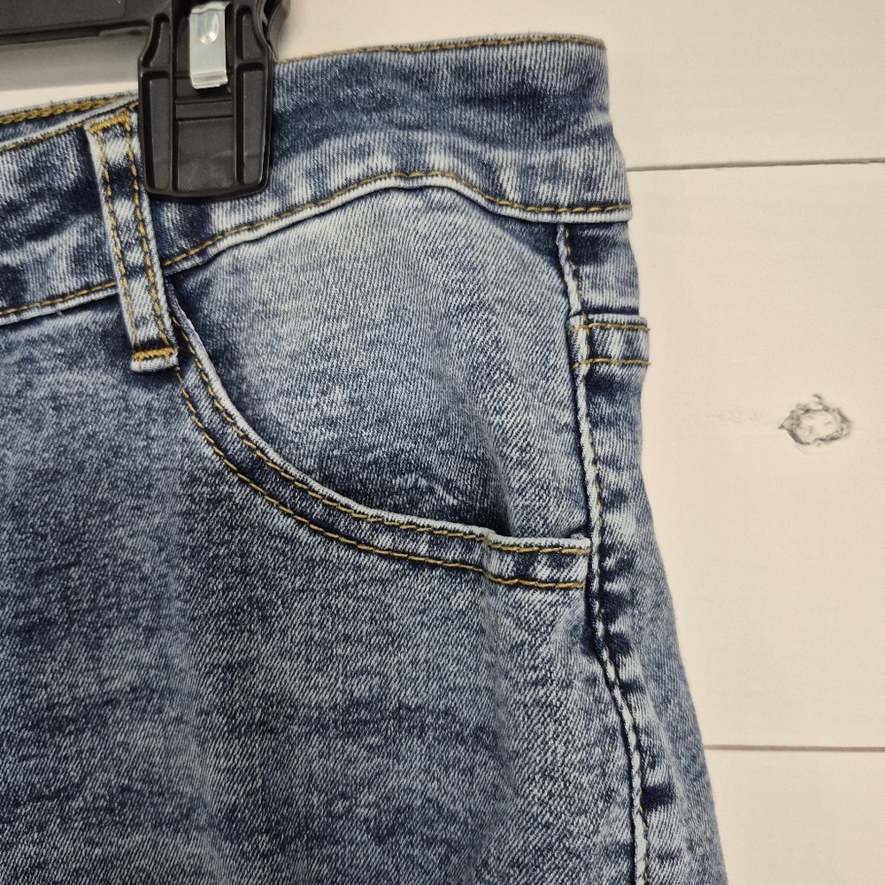 Blue Distressed Cropped Jeans - Picture 3 of 7